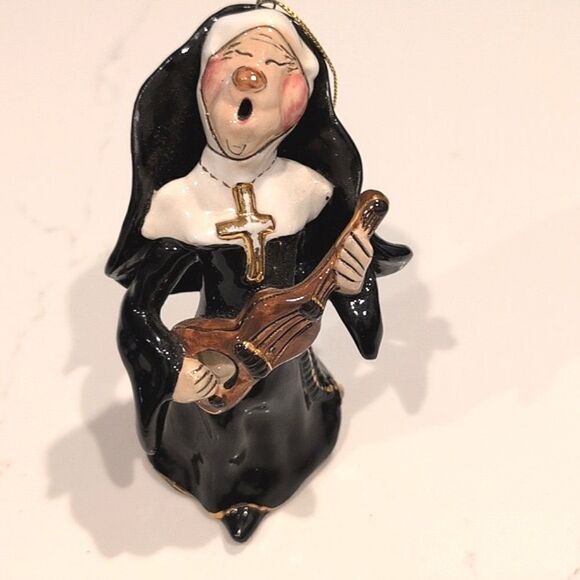 Vintage Blue Sky Singing Sister Nun Guitar Ornament Figurine "Song in My Heart" - Picture 11 of 11